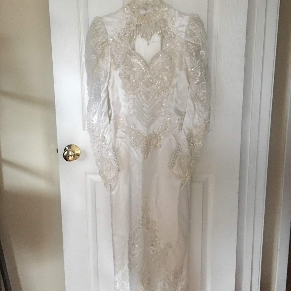 VINTAGE DESIGNER ALFRED ANGELO WHITE WEDDING GOWN (SIZE 4)